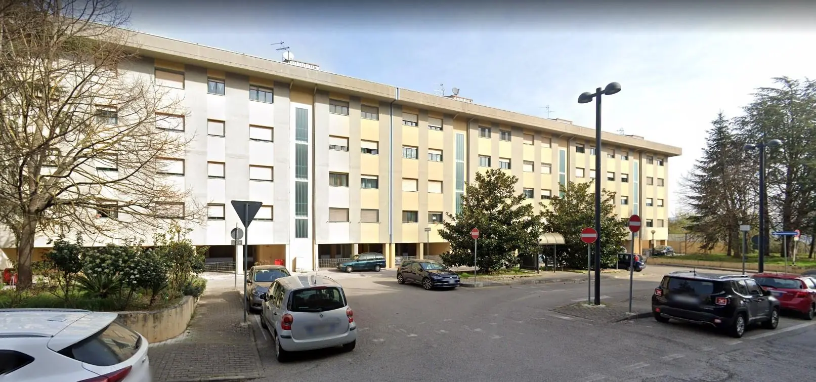 Vista del Condominio Morra ad Avellino nello stato ante operam