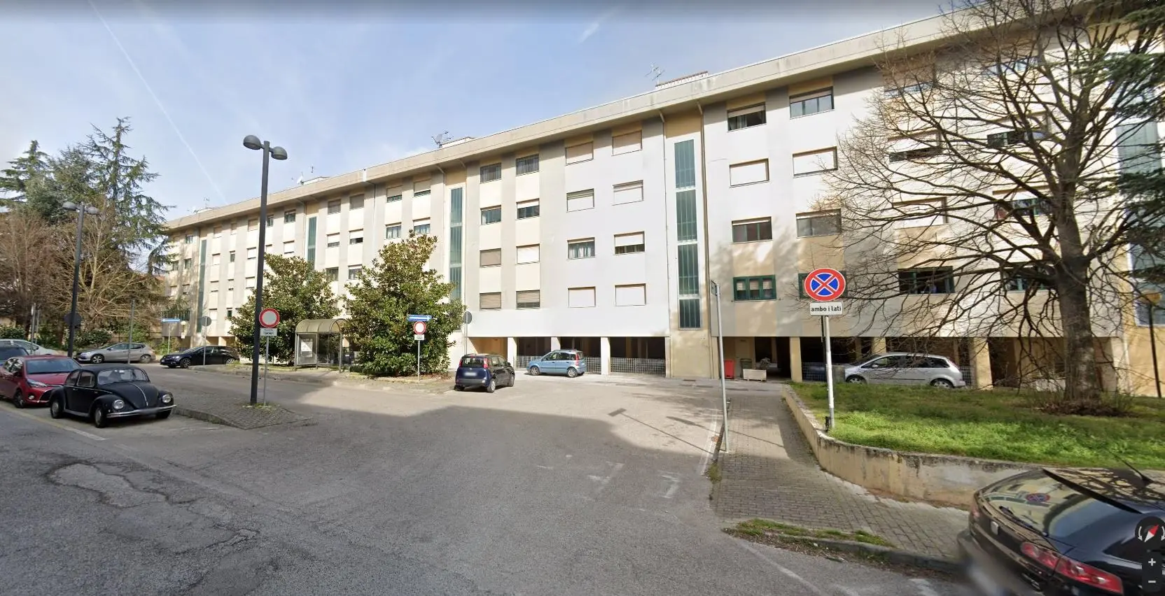 Facciata principale del Condominio Morra ad Avellino prima dei lavori