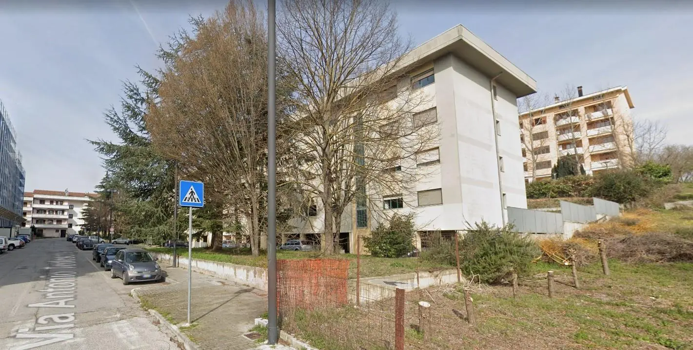 Prospetto laterale del Condominio Morra ad Avellino